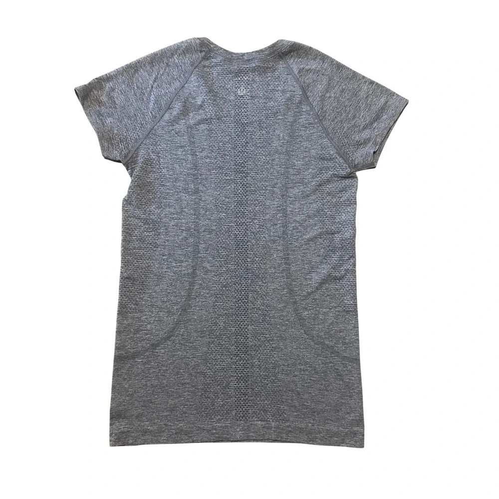 Lululemon‎ Lululemon Swiftly Tech Short Sleeve 2.0 GRAY Size 6
